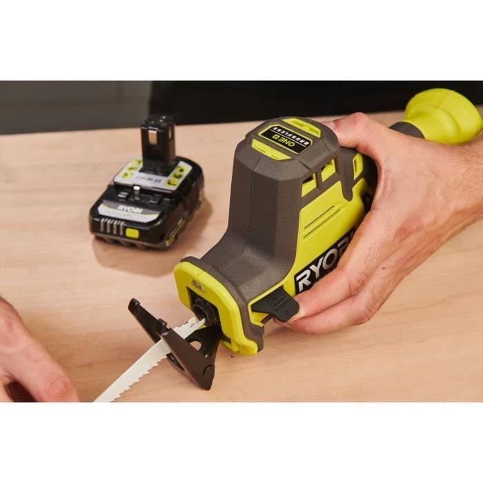 Scie sabre 1 main - RYOBI - Brushless - 18V - Compacte - 0-3 000 cp/min - Course de lame 16 mm - Capacité bois 90 mm