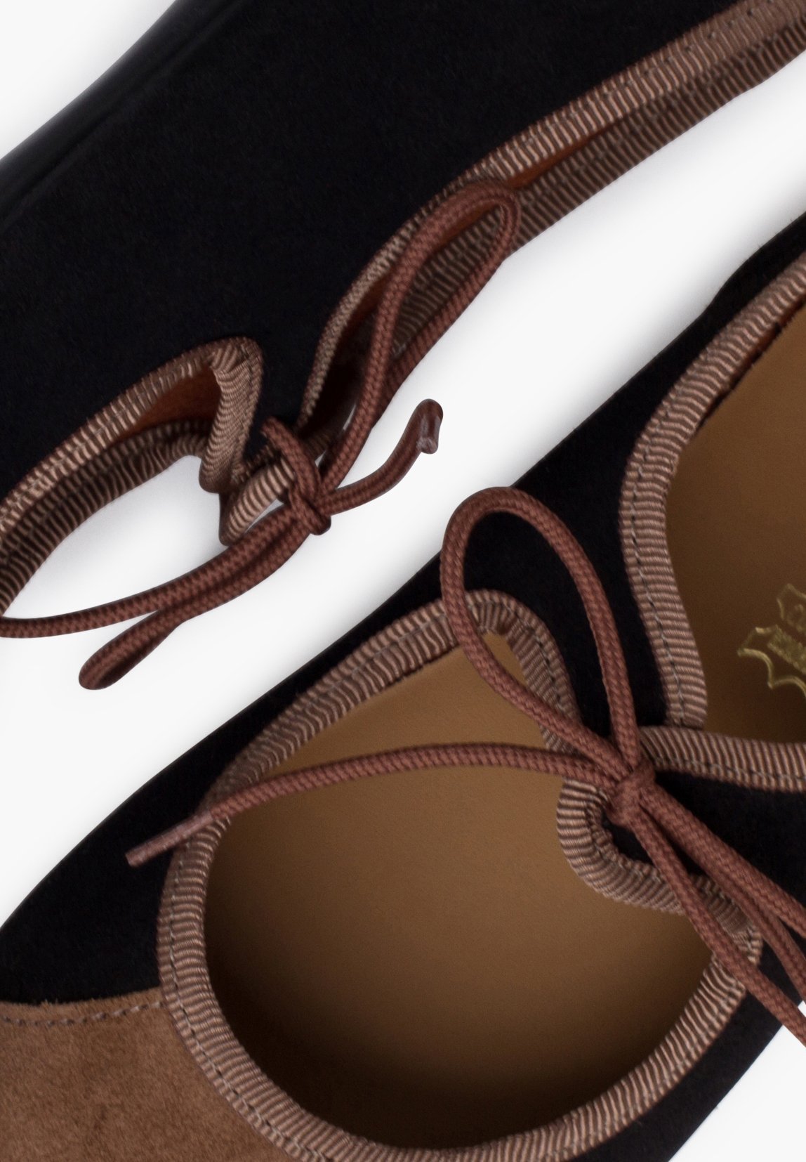 Pisamonas Ballerinas mit Knöchelriemen – schwarz
