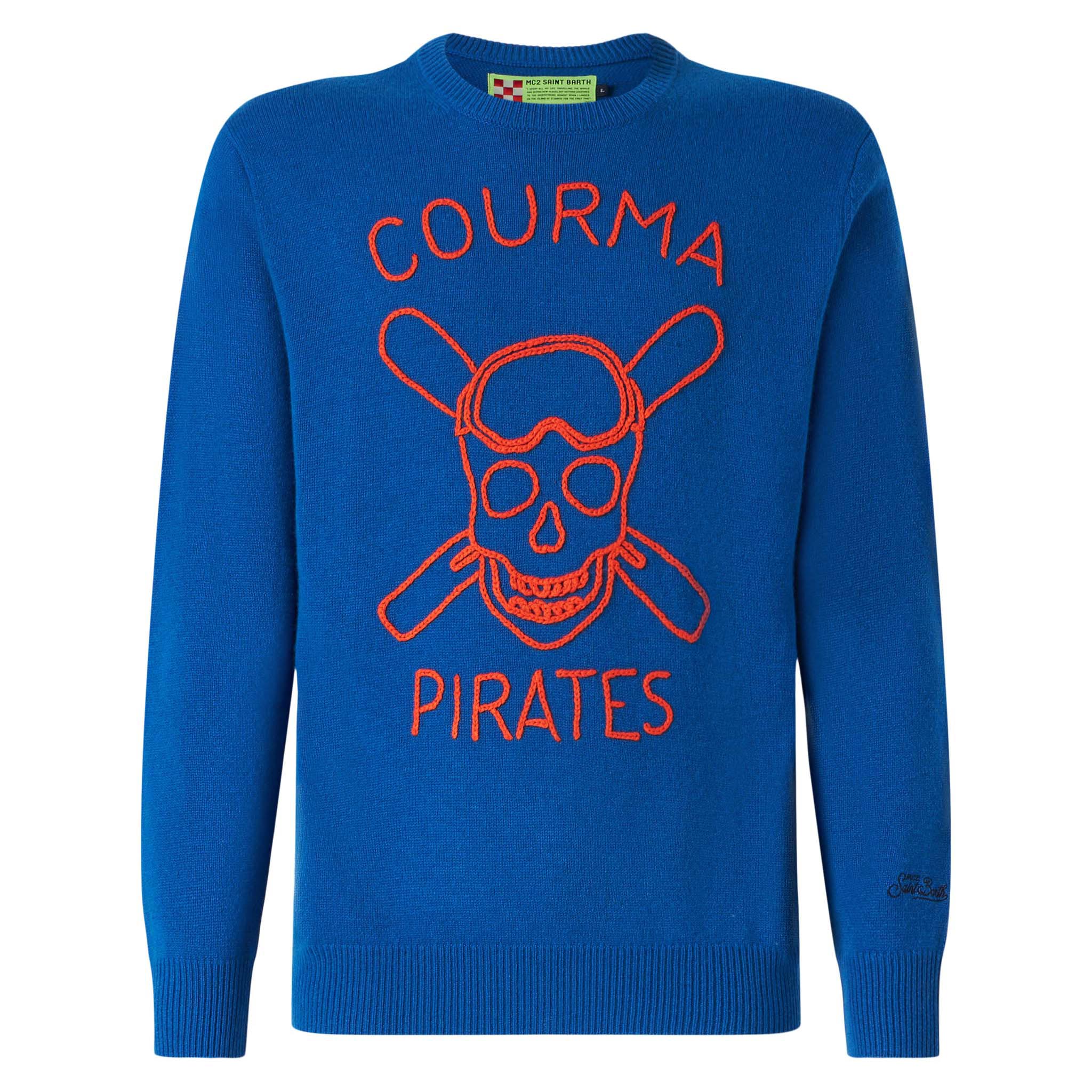 Blauer Herrenpullover mit Stickerei der Courma-Piraten.