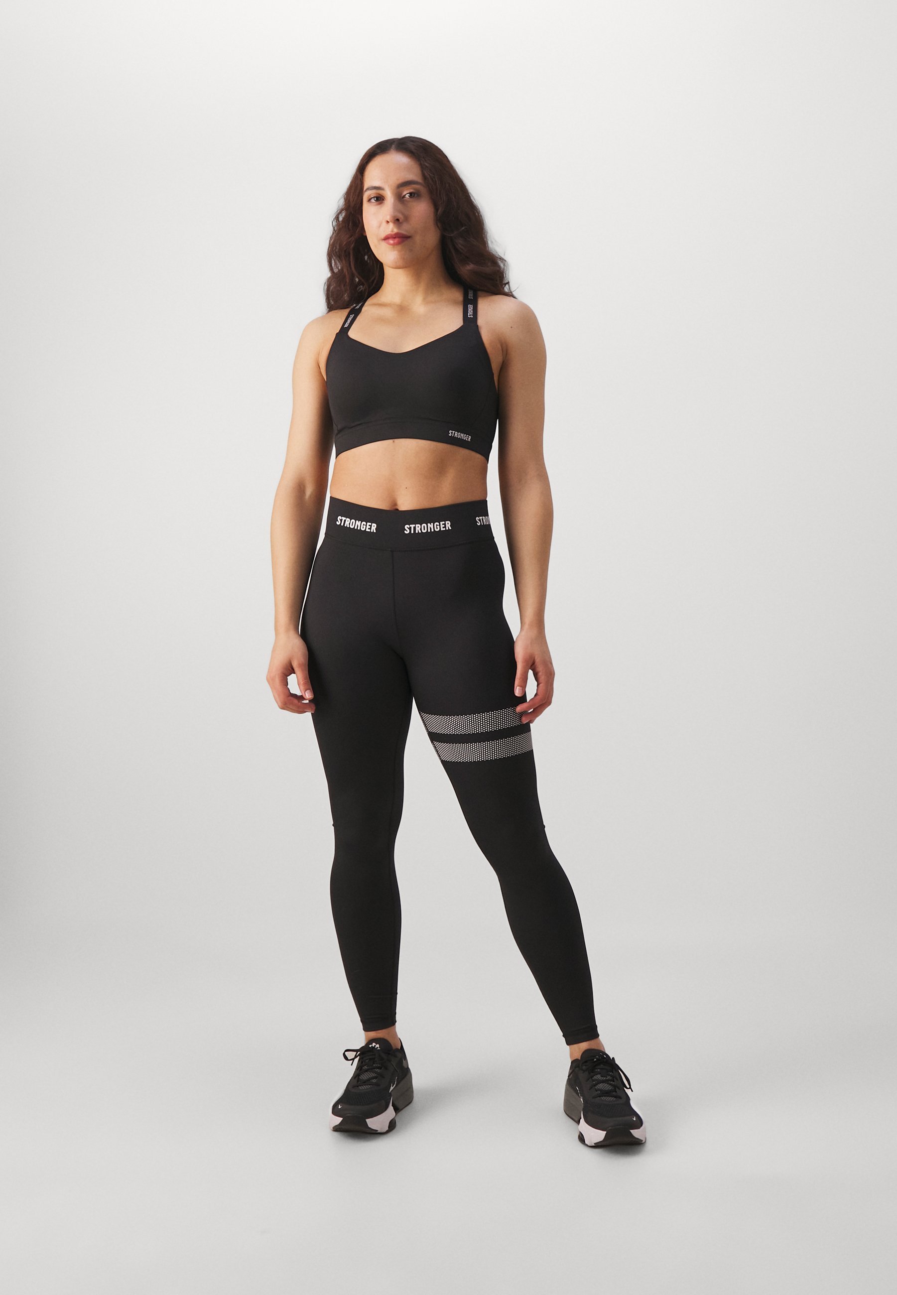 Soutien-gorge de sport Stronger POWER BRA à maintien élevé - noir