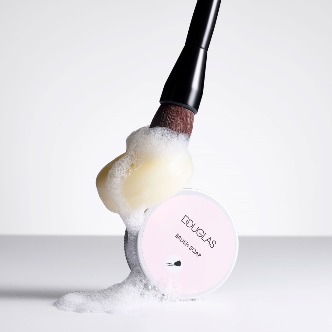 Accessori per la pulizia dei pennelli Douglas Collection: sapone per pennelli - 100 g