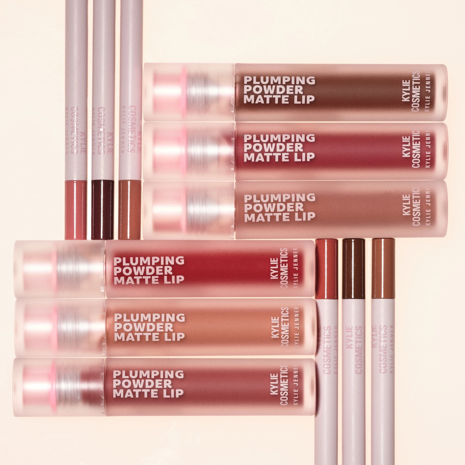 Pudră de buze mată Kylie Plumping, 739 Special Energy - Kylie By Kylie Jenner