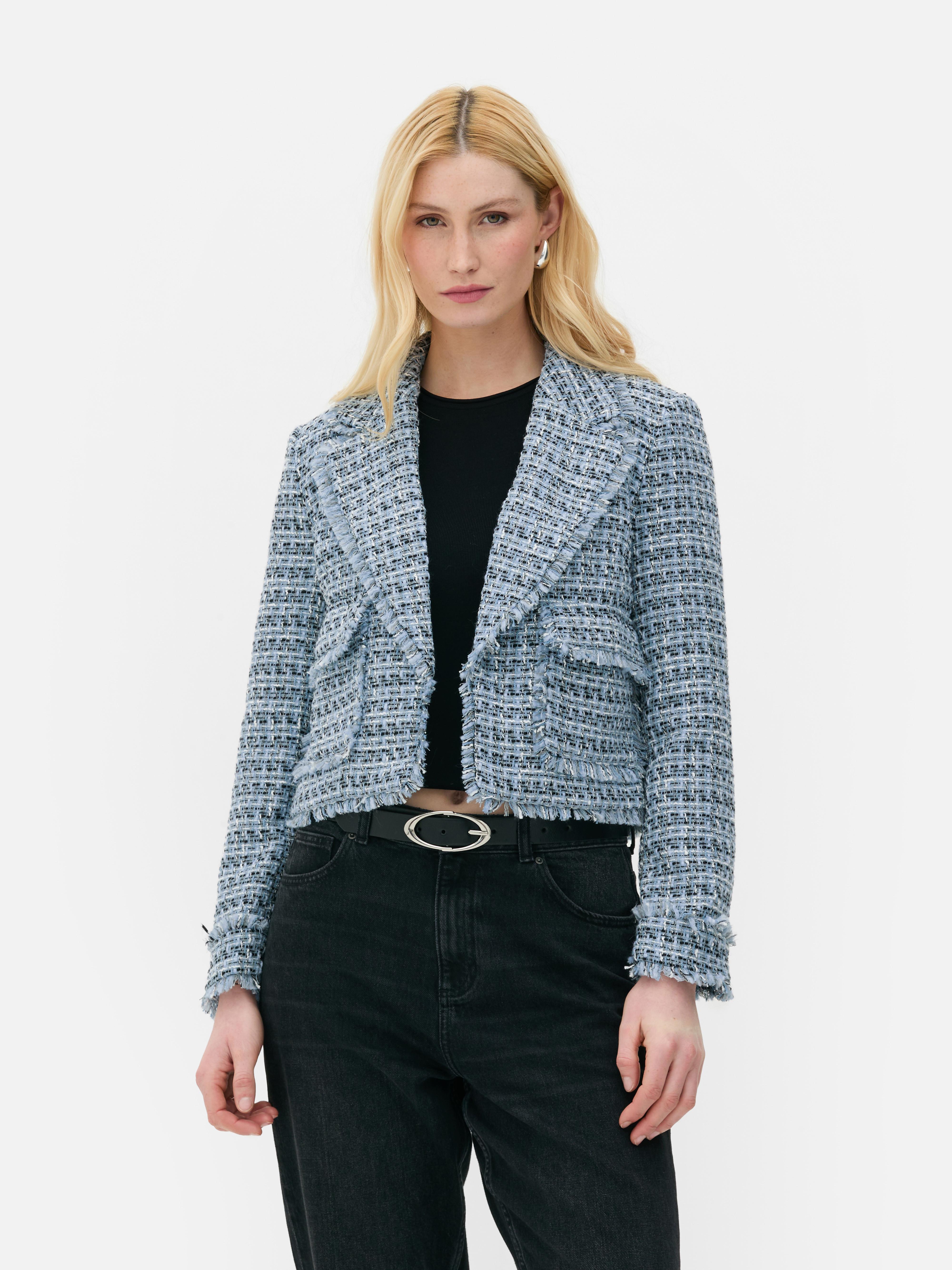 Blazer buclé. B înseamnă bouclé în alfabetul nostru de modă.