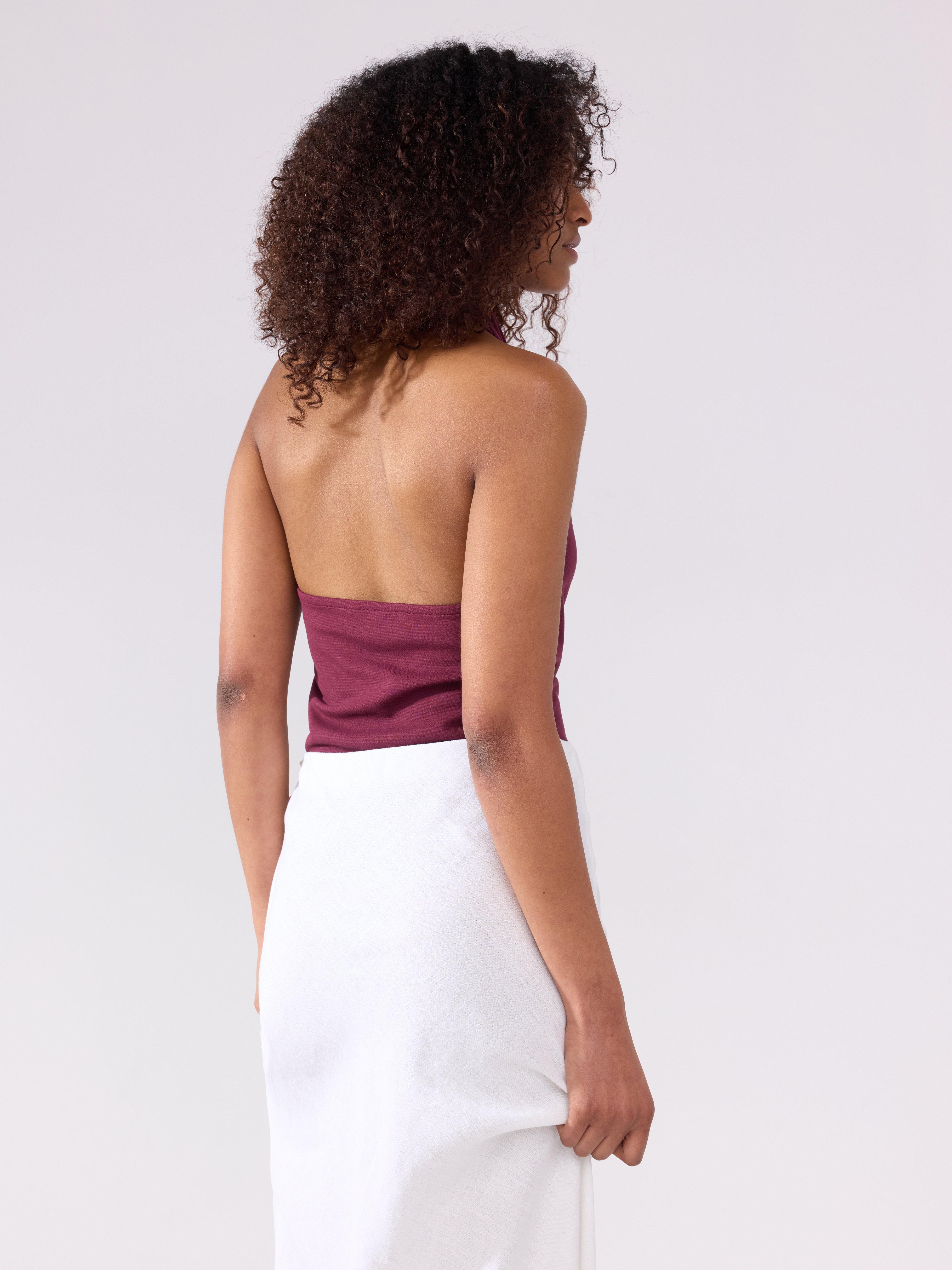 Top de cuello halter rojo oscuro empolvado