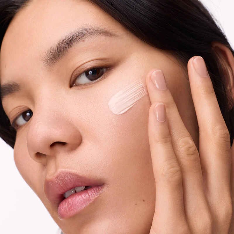 Catrice Glass Like Pearl Primer, een verhelderende basis met hydraterende werking.