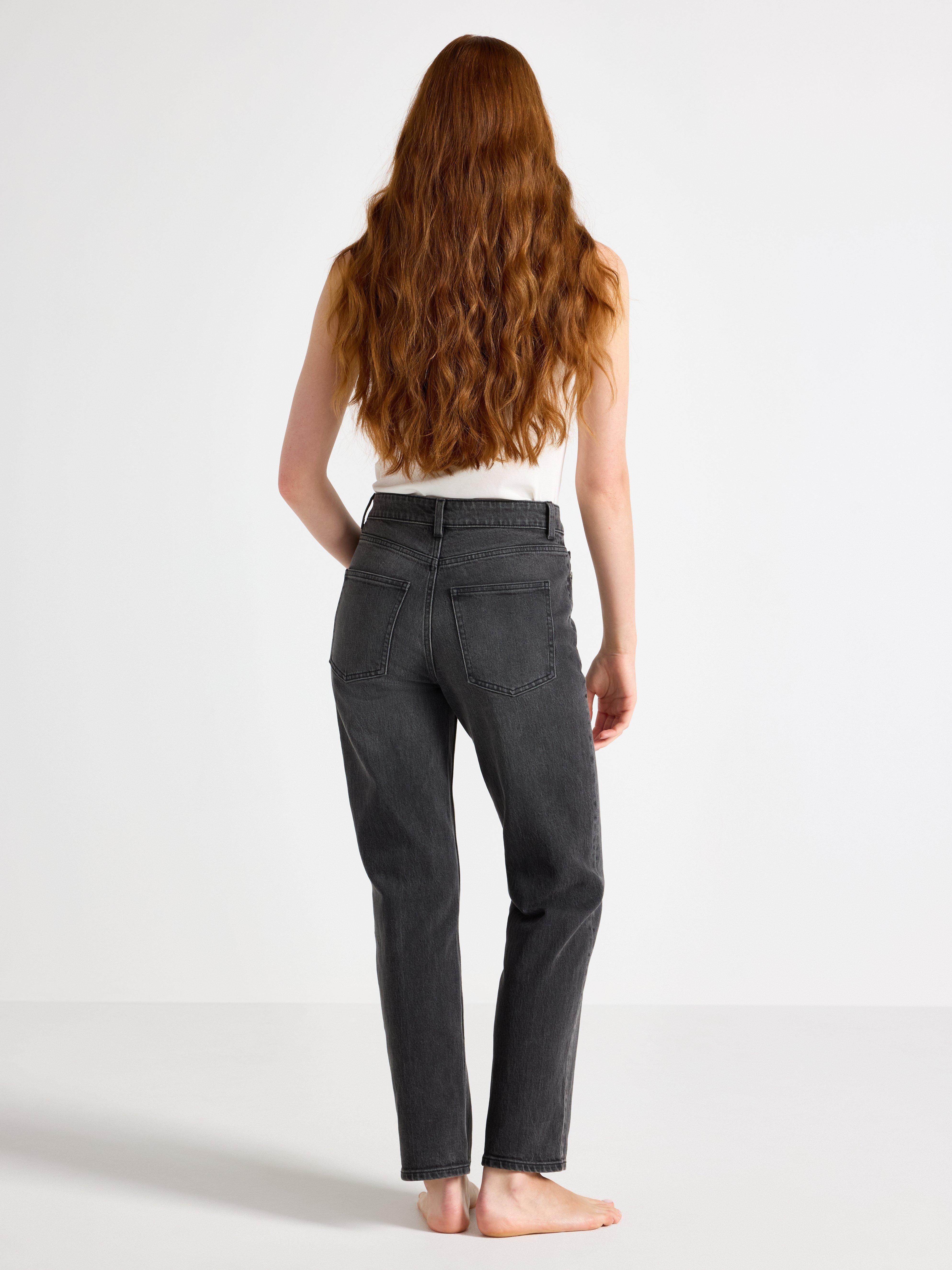 RETT Nea cropped jeans med lett stretch Svart denim