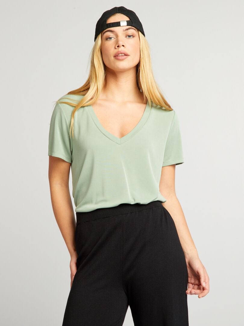 Camiseta elástica com decote em V - VERDE