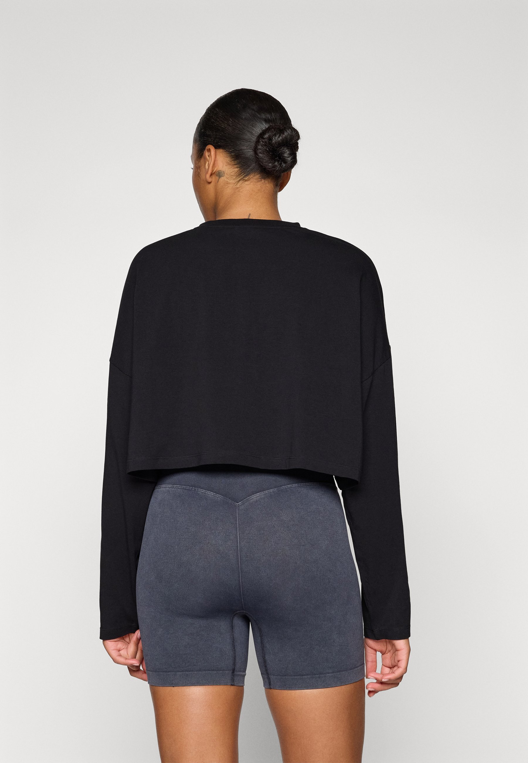 Sterkere gewassen cropped top met lange mouwen - Top met lange mouwen - zwart