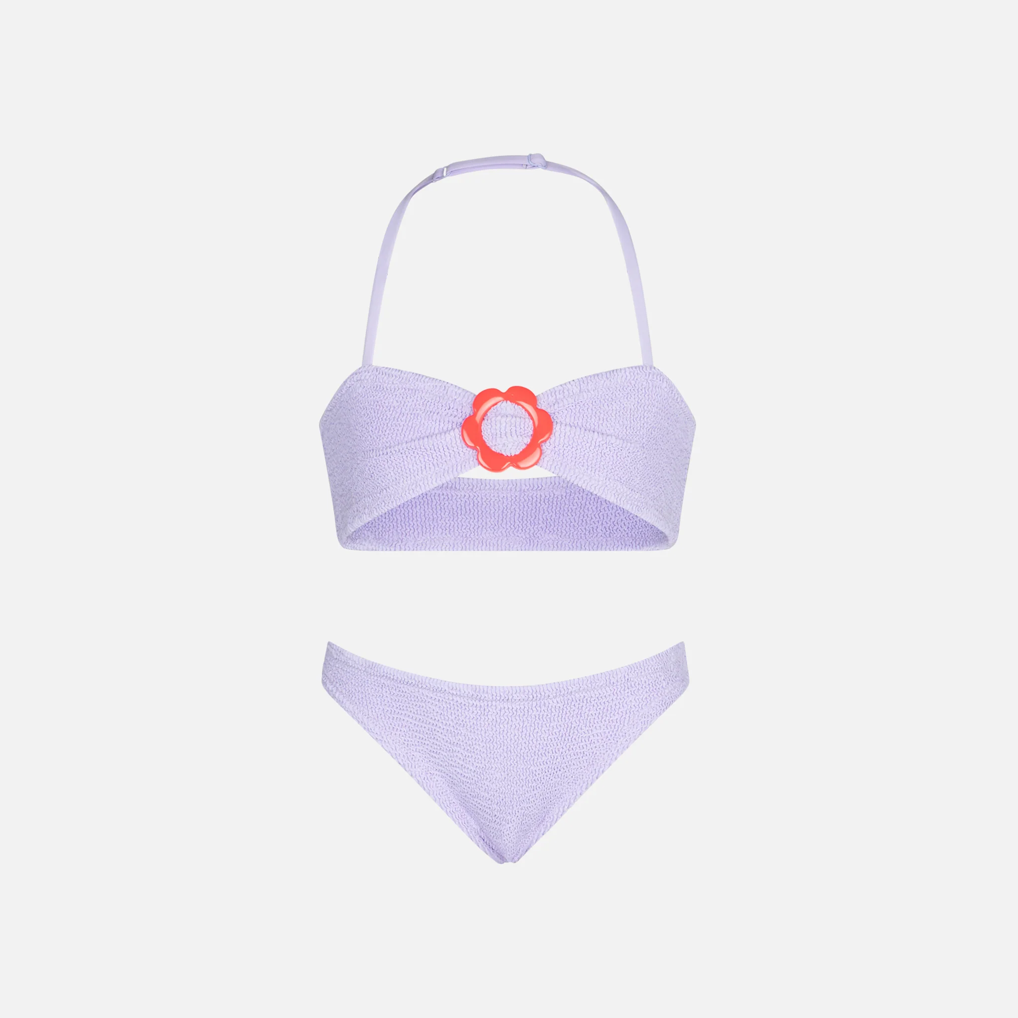 Lila babybikini met kreukelstof en bloemenring.