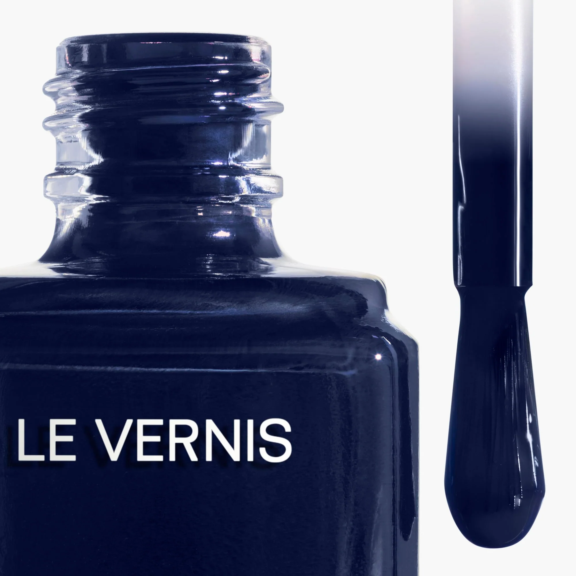 LE VERNIS - COLORE E BRILLANTEZZA LUNGA TENUTA