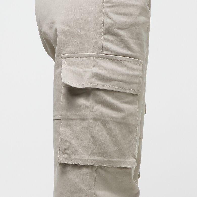 Cargohose mit umgekehrtem Gürtel