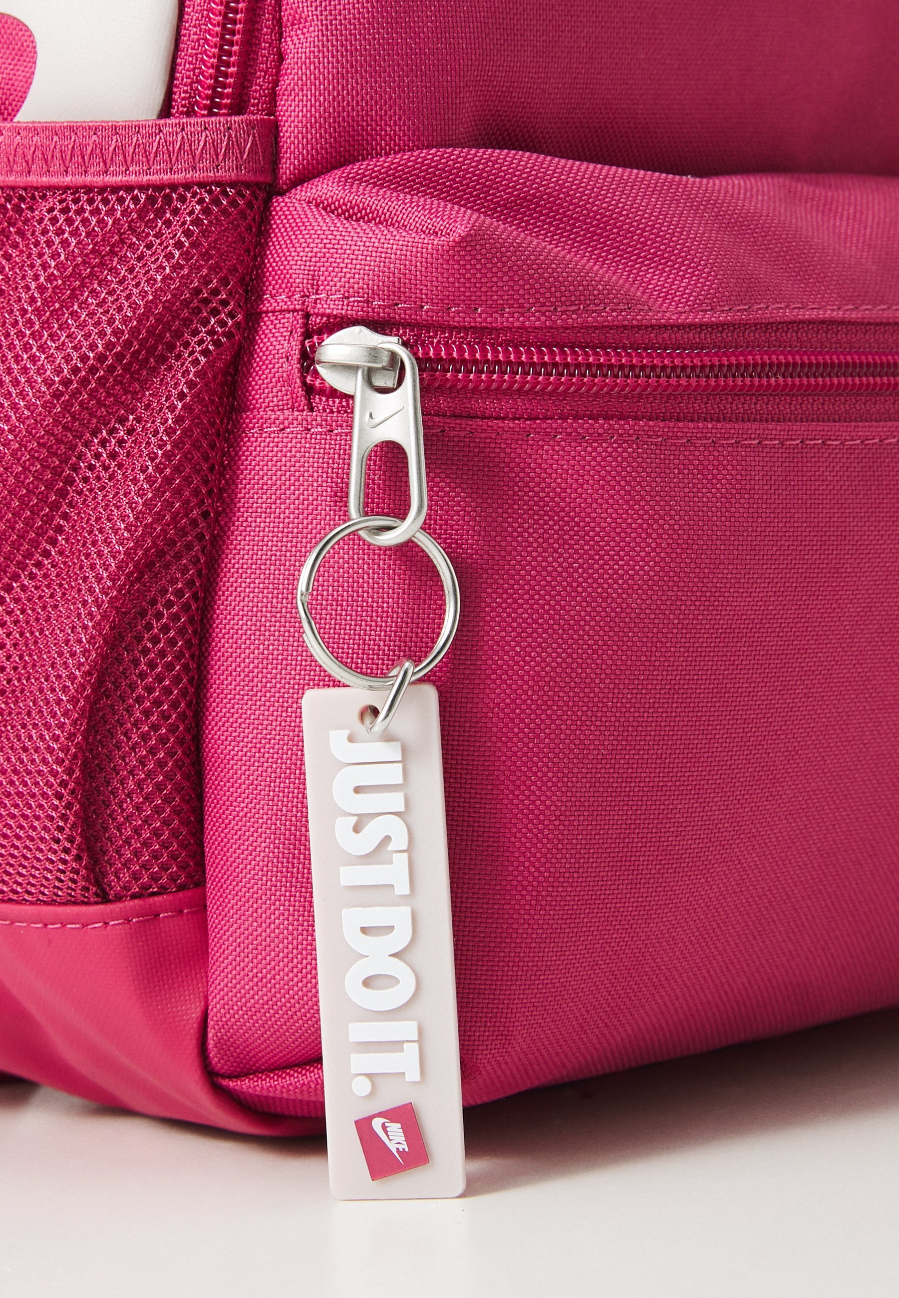 Sac à dos Nike Sportswear MINI UNISEXE - betterave douce/violet platine/blanc sommet