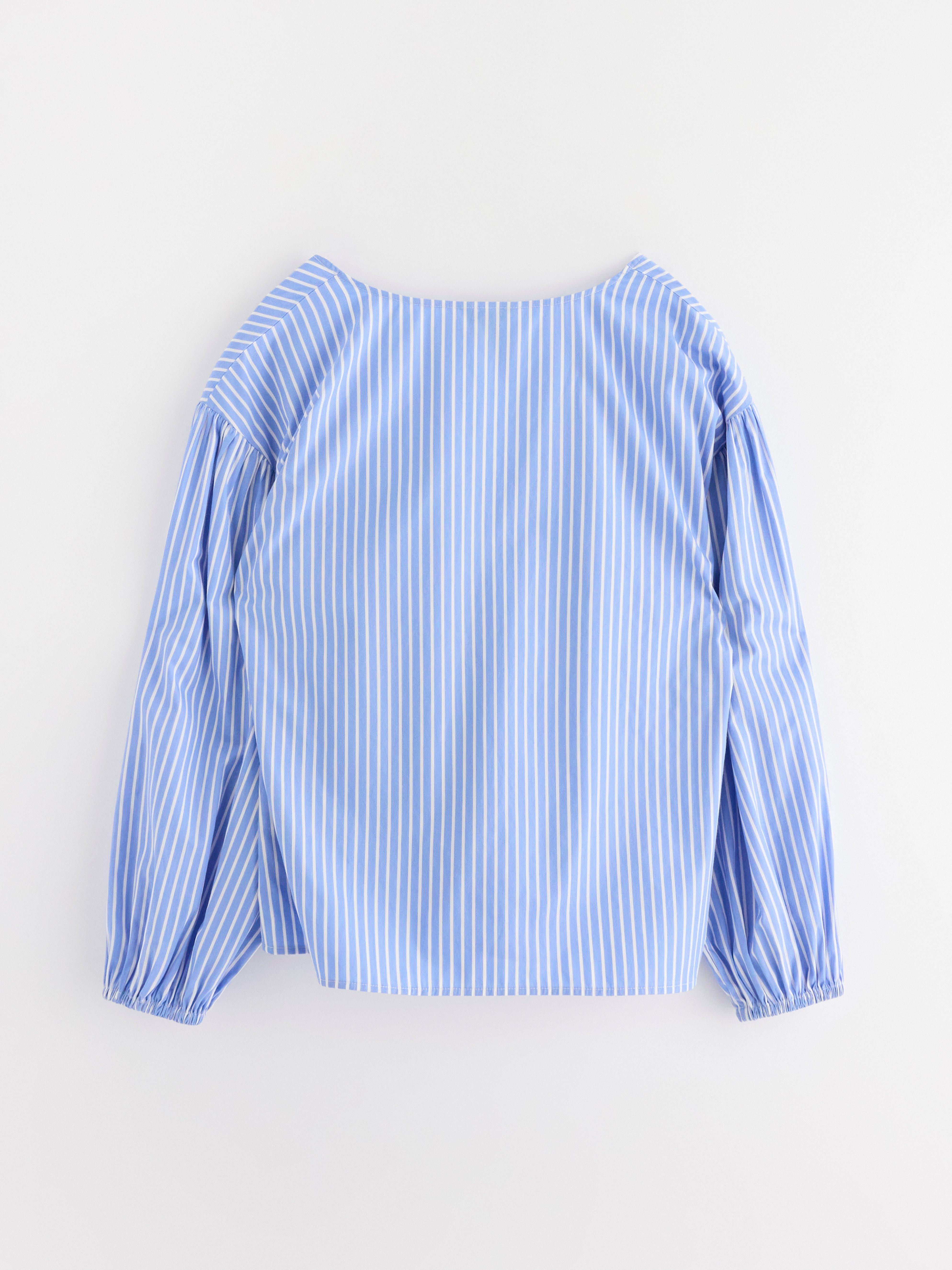 Blusa azul de manga larga