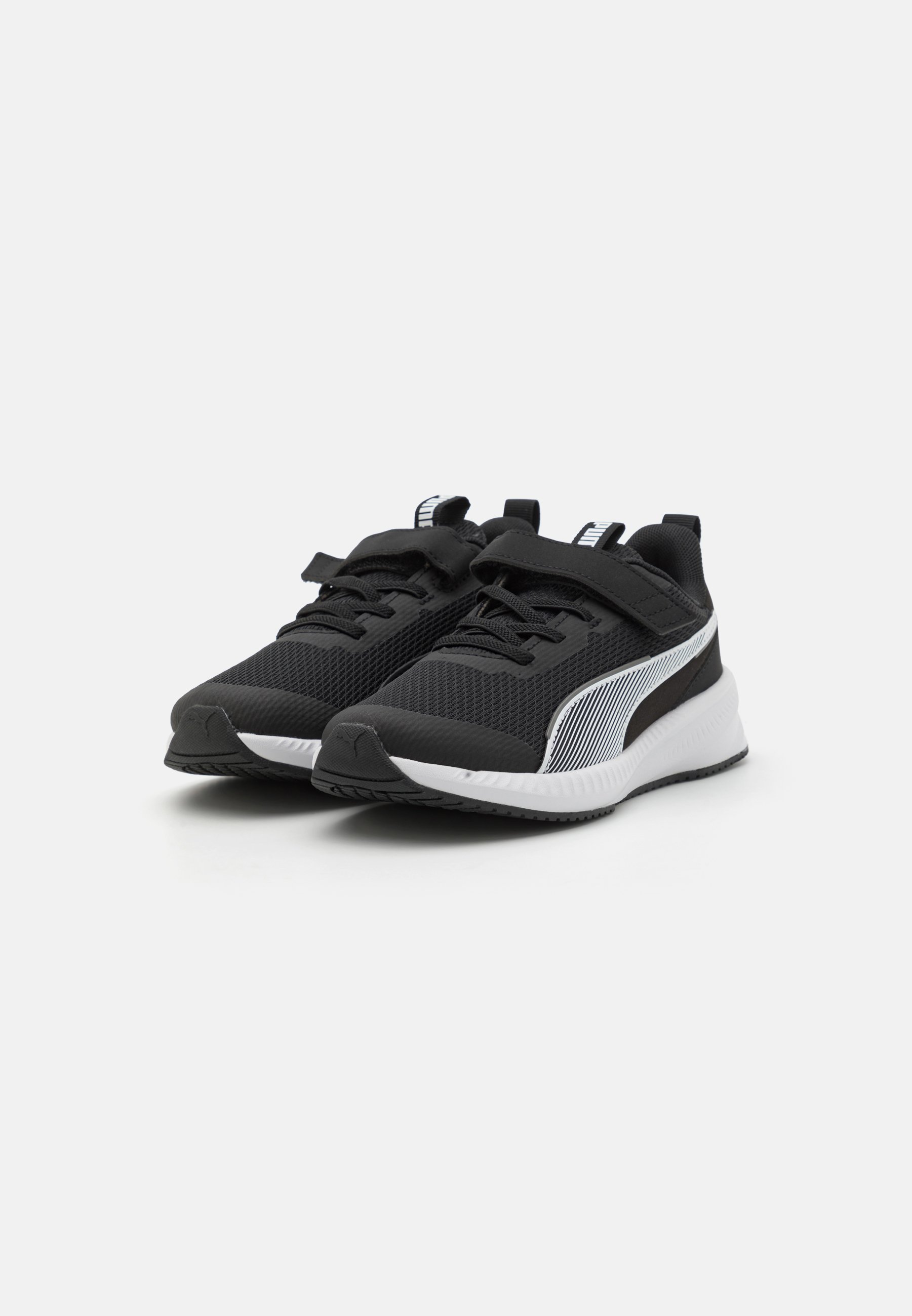 Puma FLYER 3 UNISEX - Cestovne tenisice za trčanje - crne