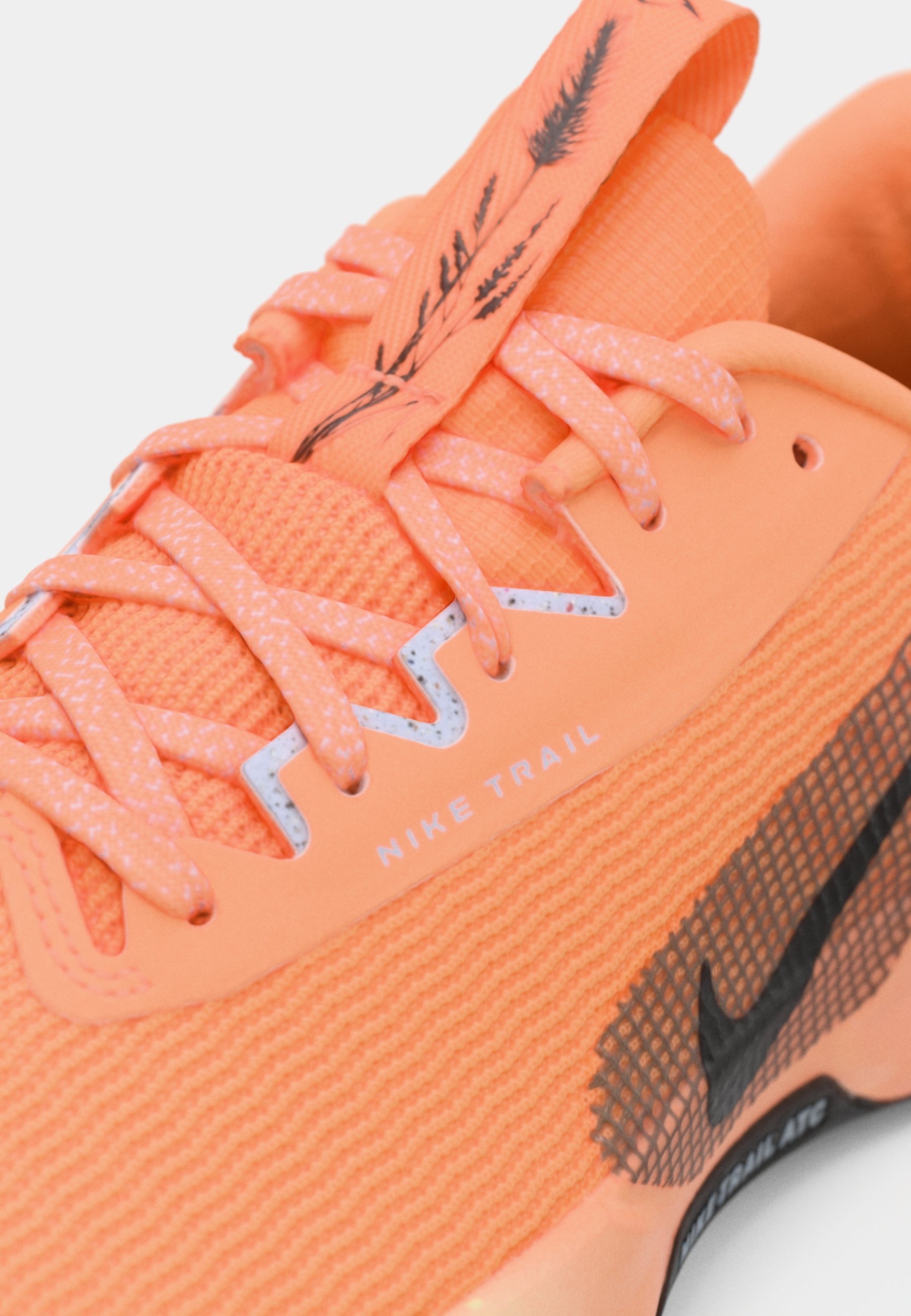 Chaussures de trail Nike Performance JUNIPER 3 - orange pulsé/noir/ghost/albâtre/orange vif