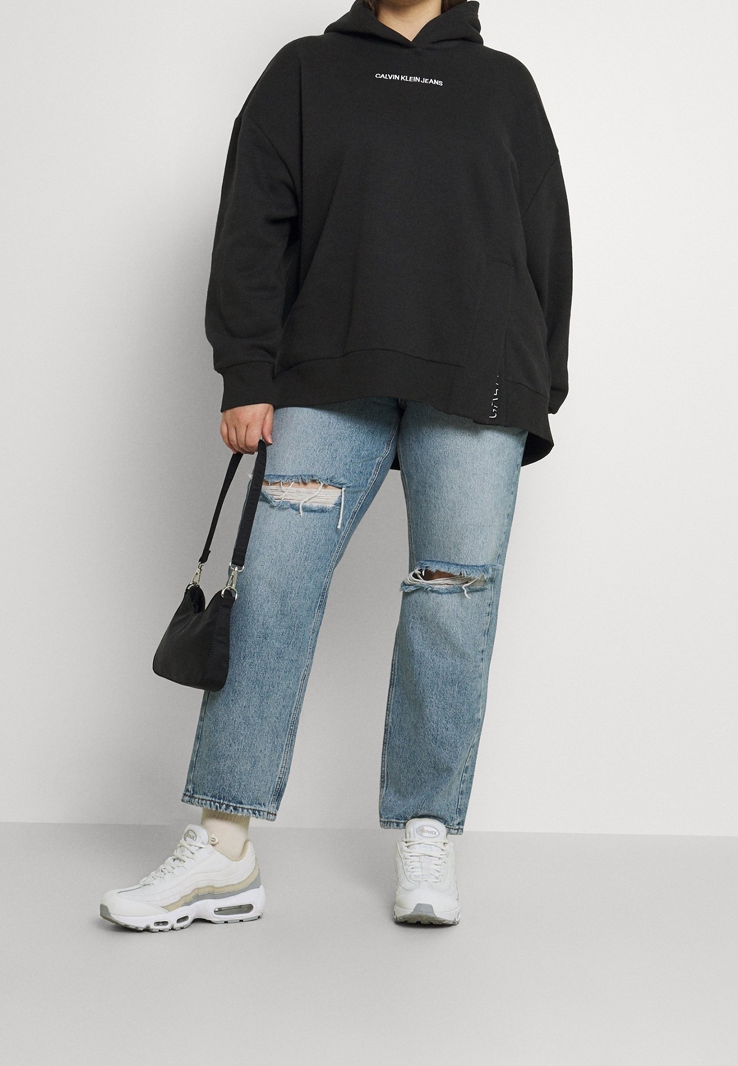 Felpa con cappuccio Calvin Klein Jeans Plus - nera