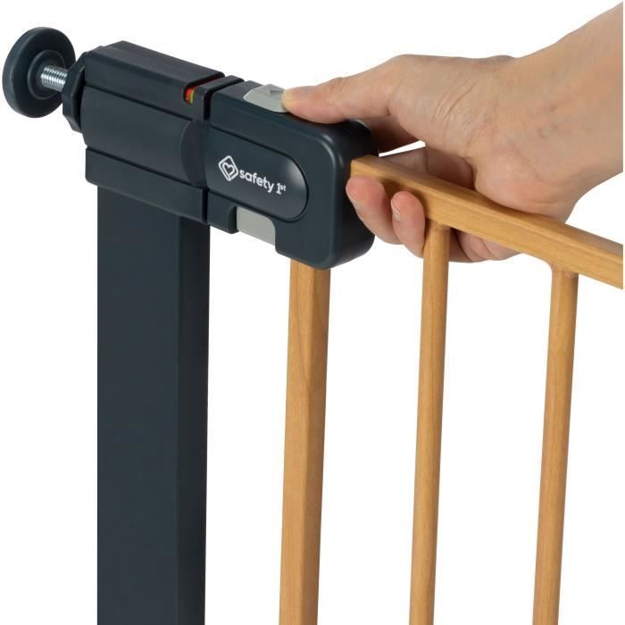 SAFETY 1st Cancelletto di sicurezza per bambini Easy Close con effetto legno, 73-80 cm - montaggio a pressione, senza viti o forature - (max. 136 cm)