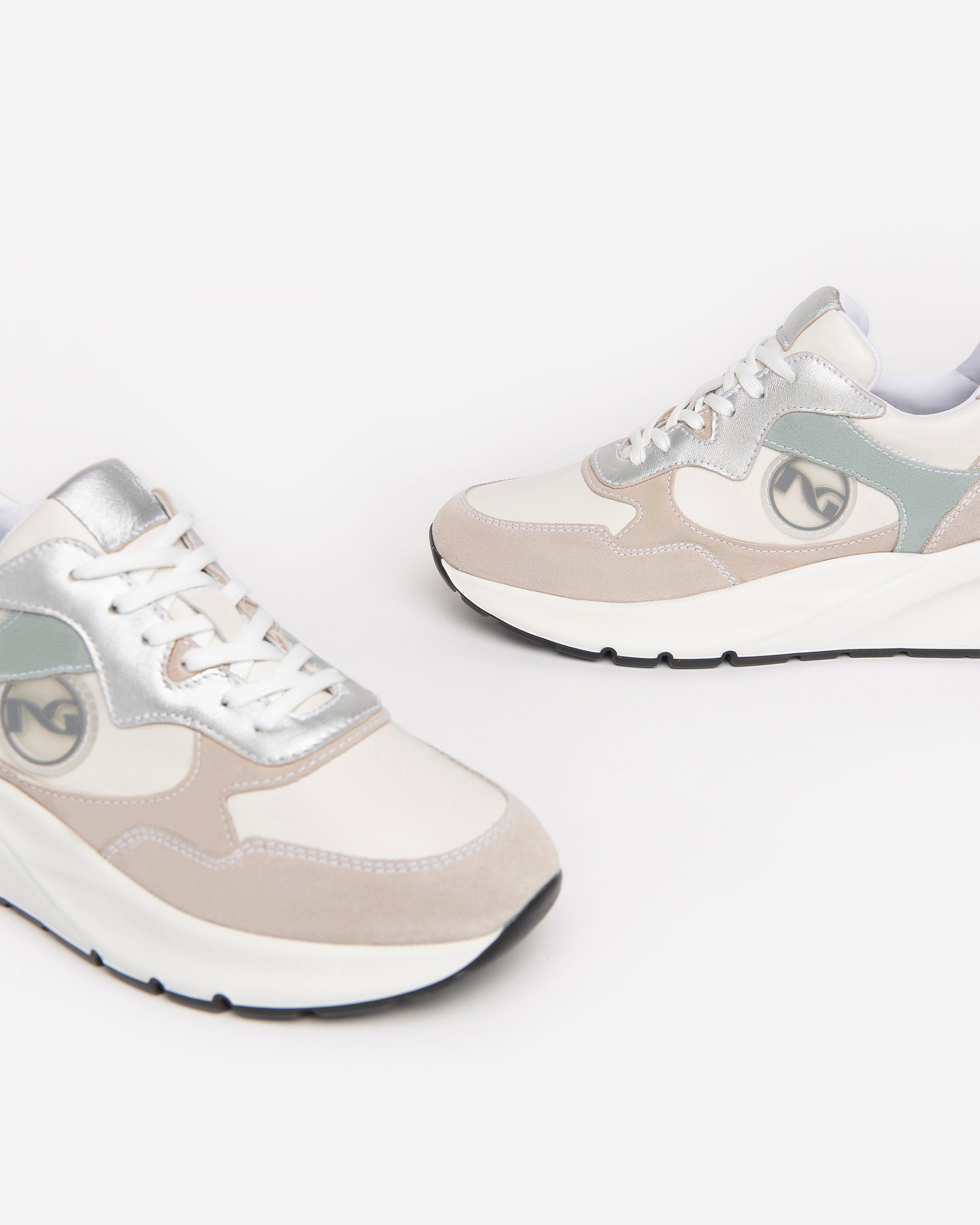  Damen-Sneaker aus Leder und Wildleder