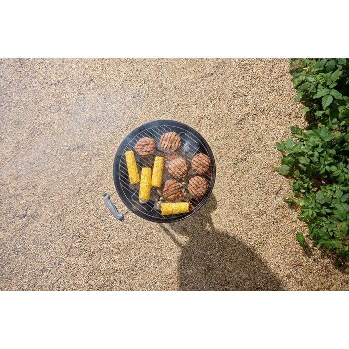 Weber Original Kettle Charcoal Barbecue - 47 cm Diameter - Built-in Thermometer - Enamelled Steel - Air Vent - 6 Place Settings - Black