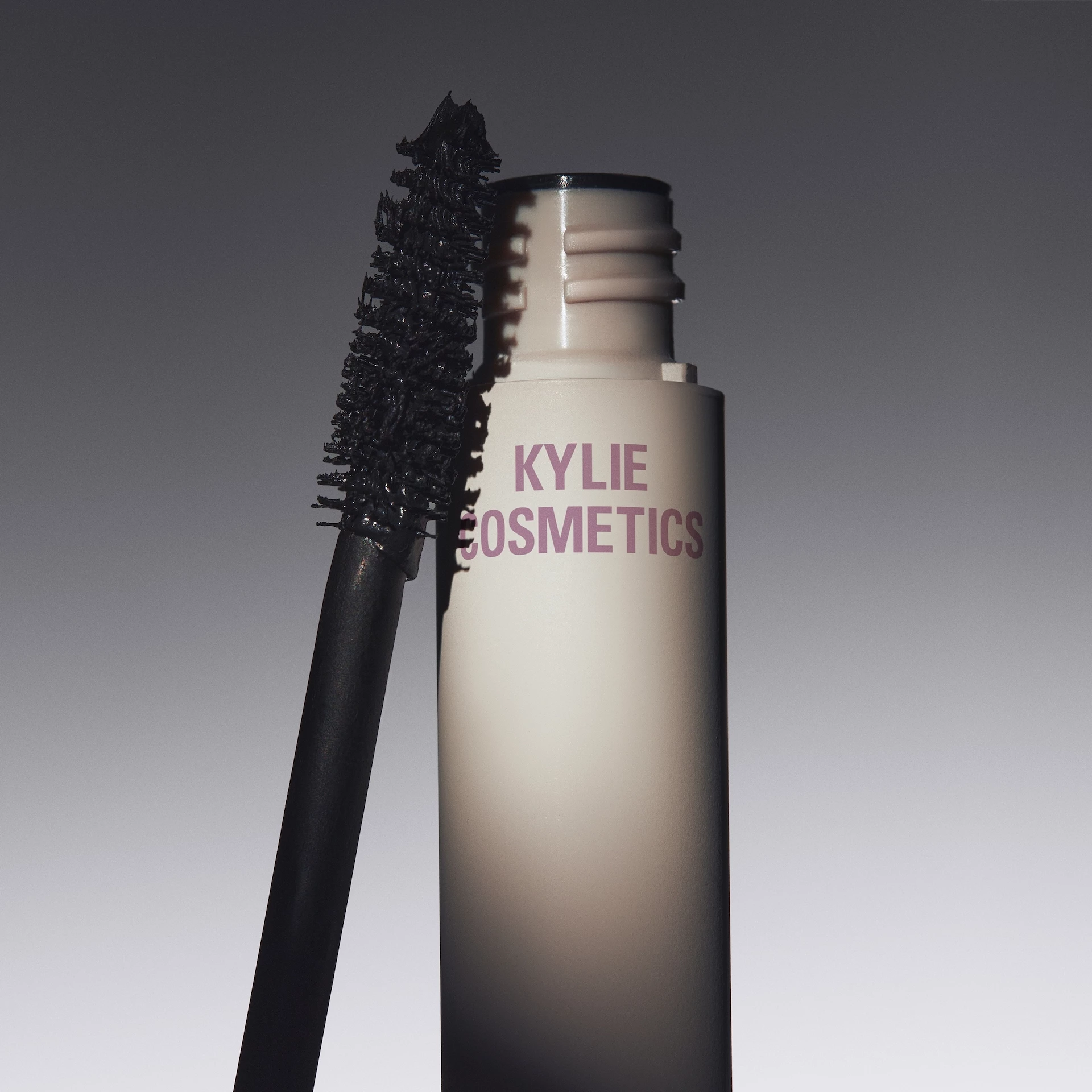 Maskara Wisp Lash 01 Black - Kylie By Kylie Jenner