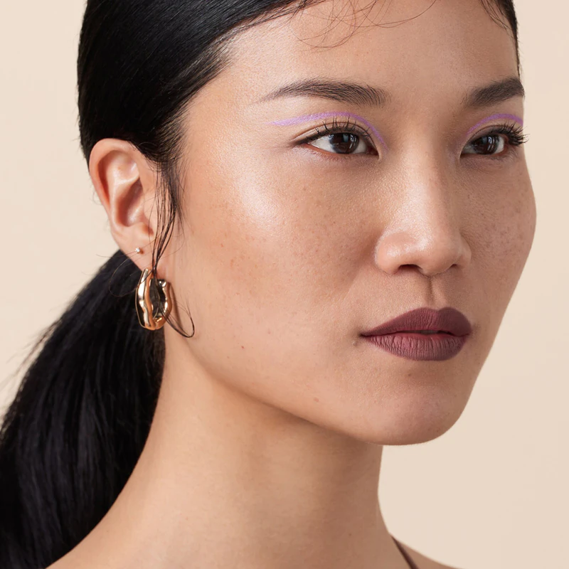 Matná ceruzka na pery Catrice Plumping Lip Liner so strúhadlom