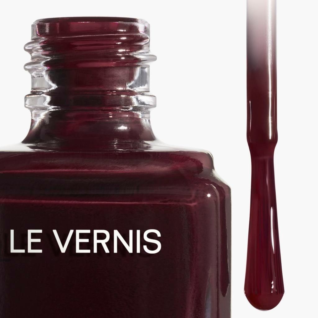 CHANEL nagų lakas LE VERNIS ILGAI IŠLIEKANTI SPALVA IR BLYKSĖJIMAS - 13 ml