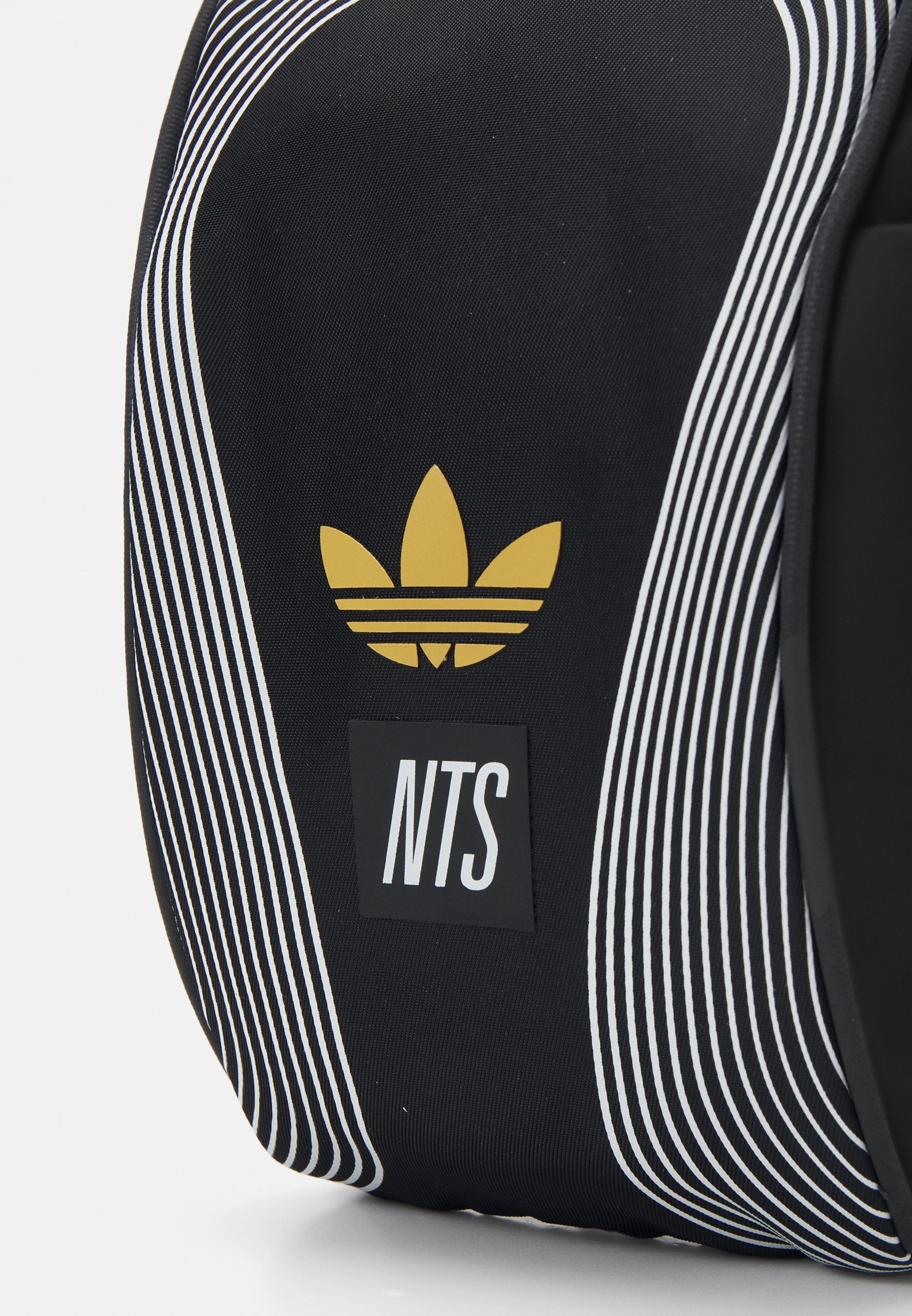 Ledvinka adidas Originals - černá