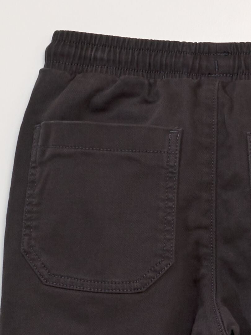 Calça chino estilo jogger - PRETA