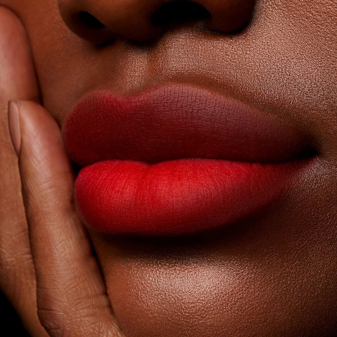 Tekutý matný rúž Powder Kiss Luxusné rúže