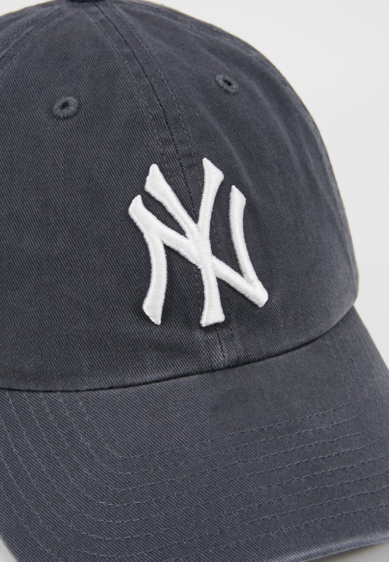 '47 Caps