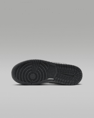 Air Jordan 1 Mid SE Older Kids' Shoes