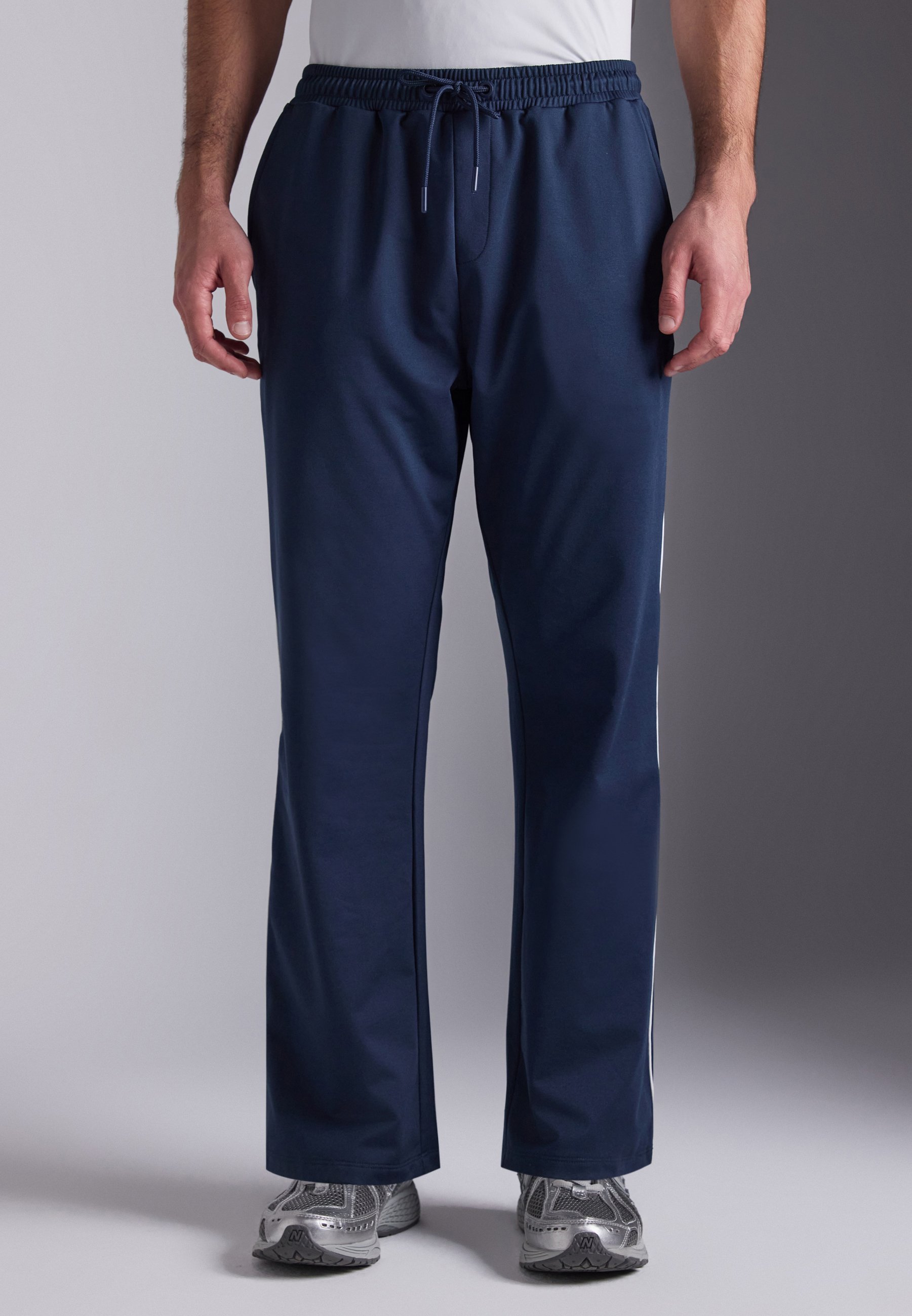 Pier One Sport REGULAR FIT TRACKSUIT MET TREKKOORD - Trainingsbroek - donkerblauw