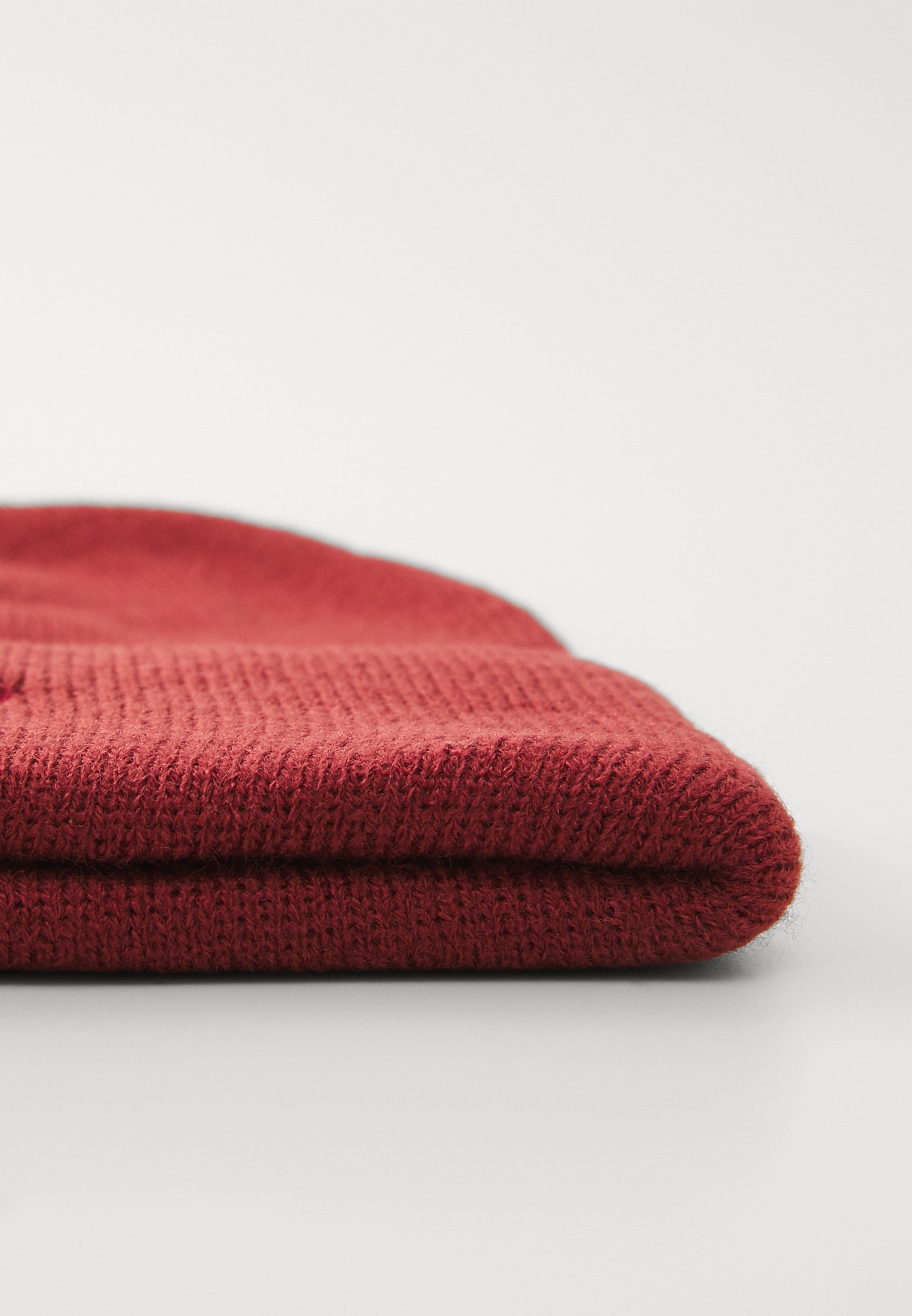 Levi's® Tonal bestickte Unisex-Mütze - Mütze - rote Birne