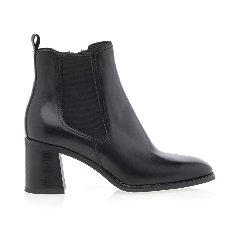 Schwarze Damenstiefel / Stiefeletten