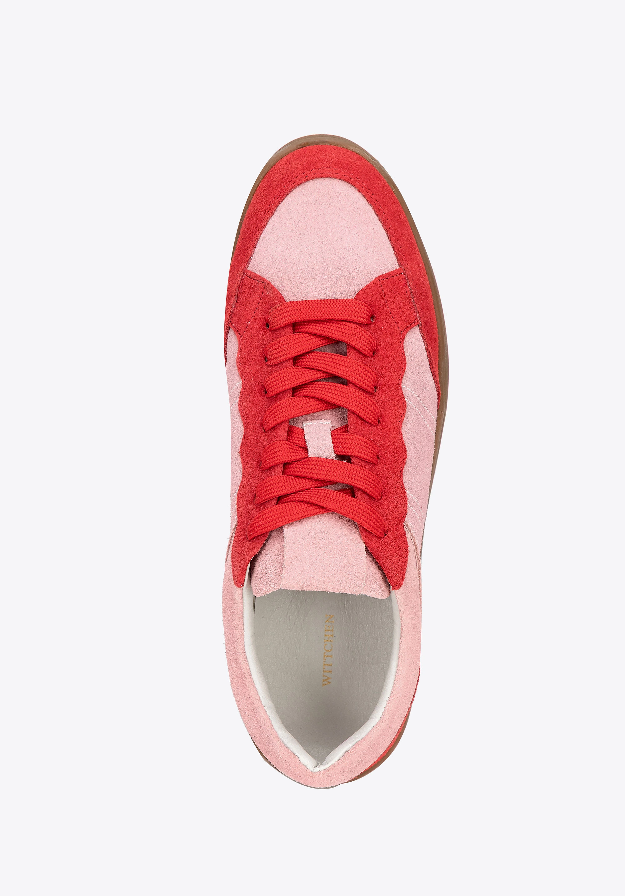 Zamszowe sneakersy z kontrastowymi elementami różowo - czerwone