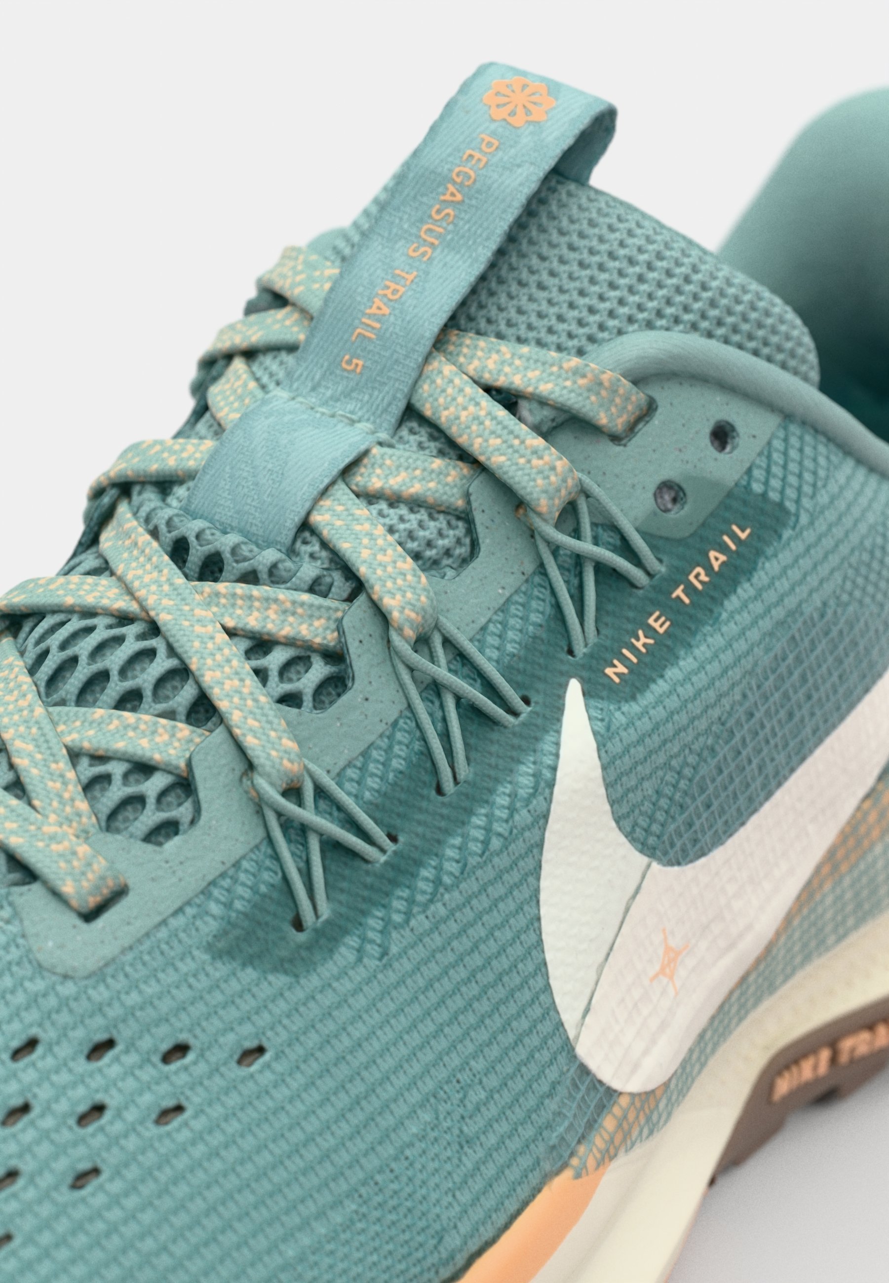 Nike Performance REACTX PEGASUS 5 - Trailrunning schoenen - cannon/soft pearl/brown/orange chalk