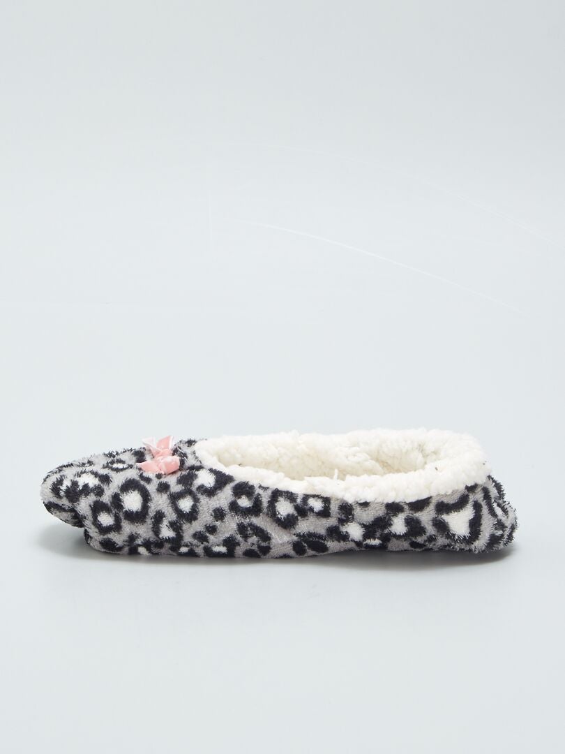 Pantufas de lã com estampa de leopardo - PRETAS