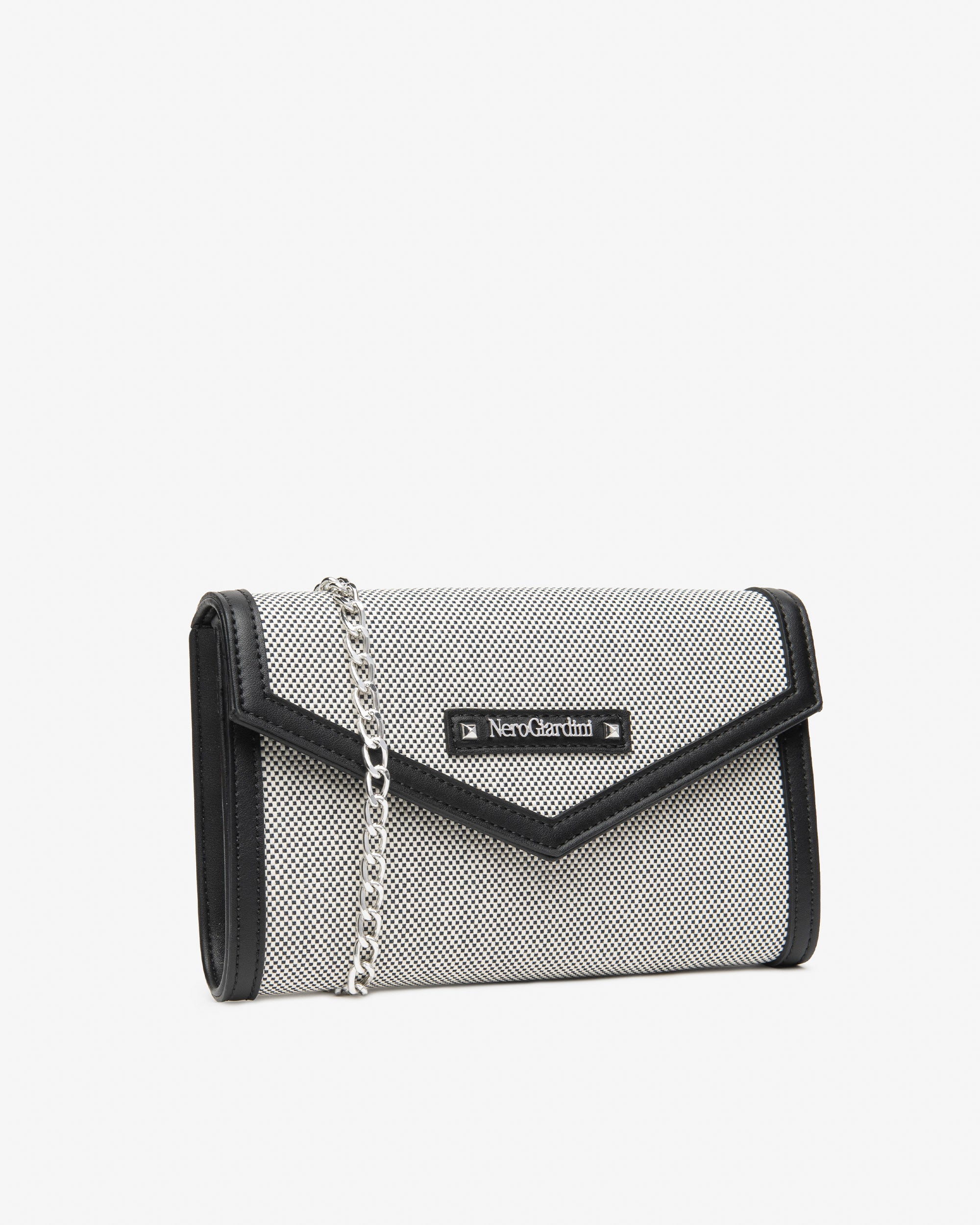  Naisten clutch-laukku teknisestä materiaalista