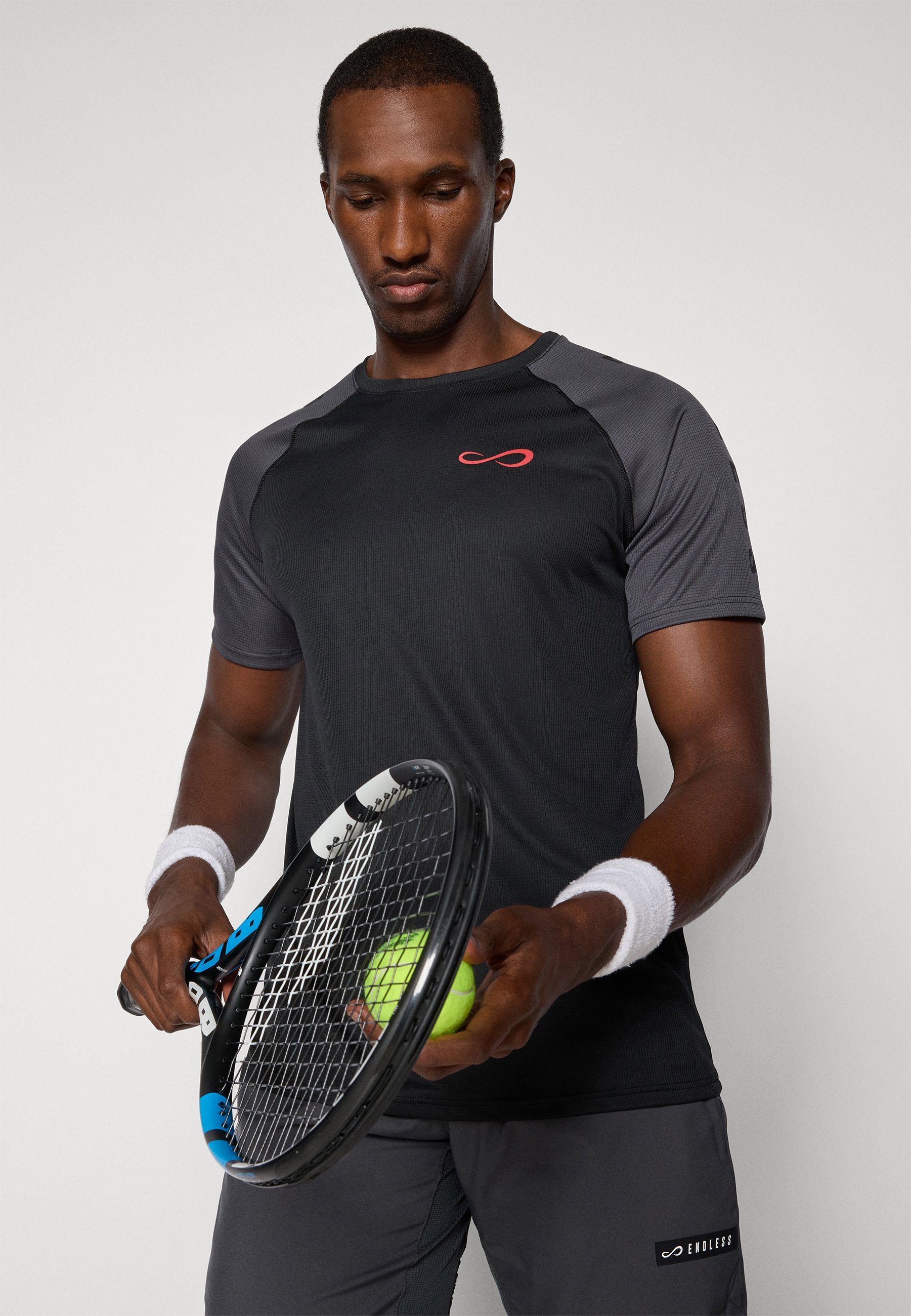 Endless CAMISETA FEISTY ICONIC - Koszulka sportowa - czarny tytan