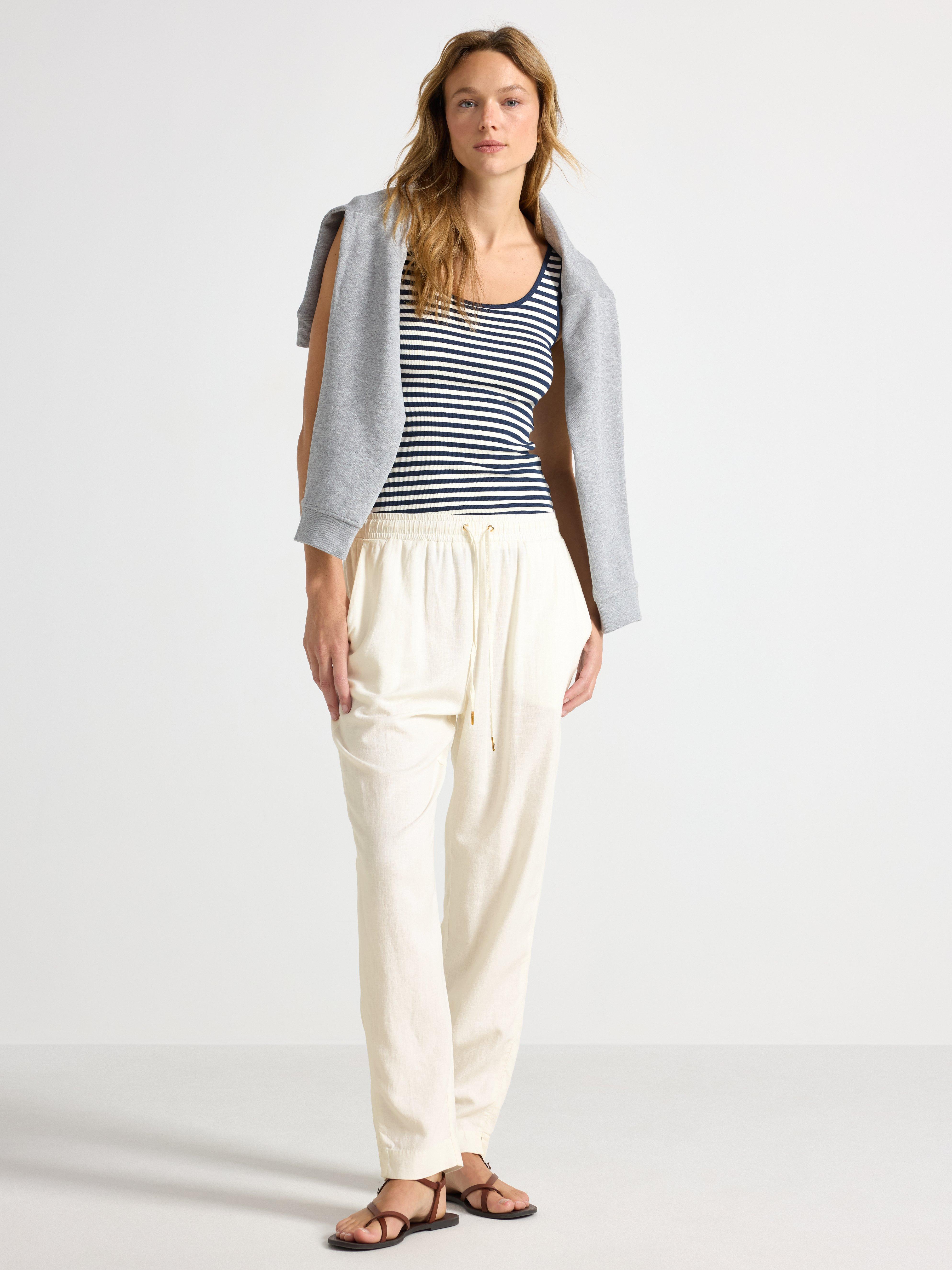 AVA croppade tapered byxor i linneblandning Off White