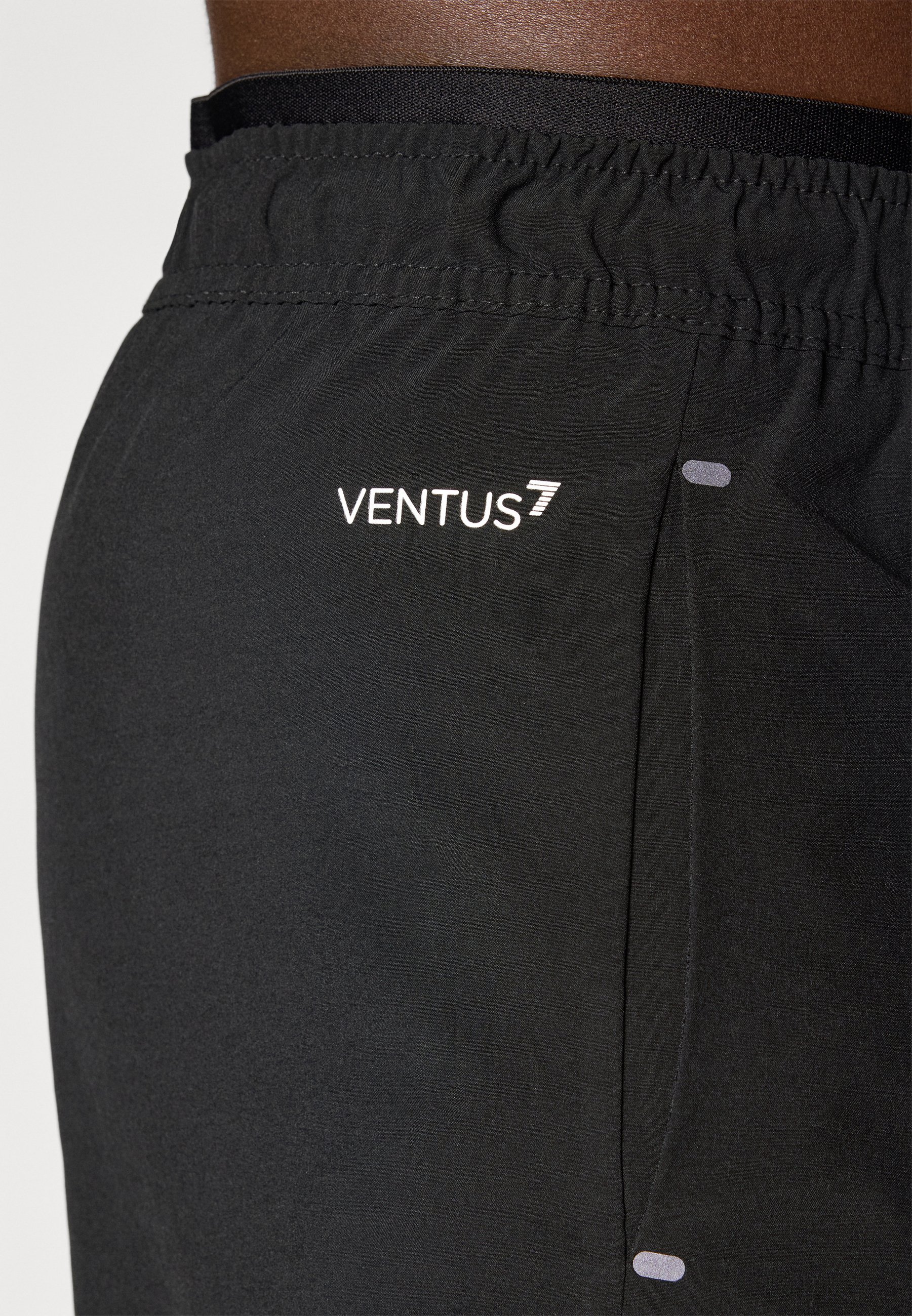 EA7 Emporio Armani MULTI SHORTS - Short de sport - noir