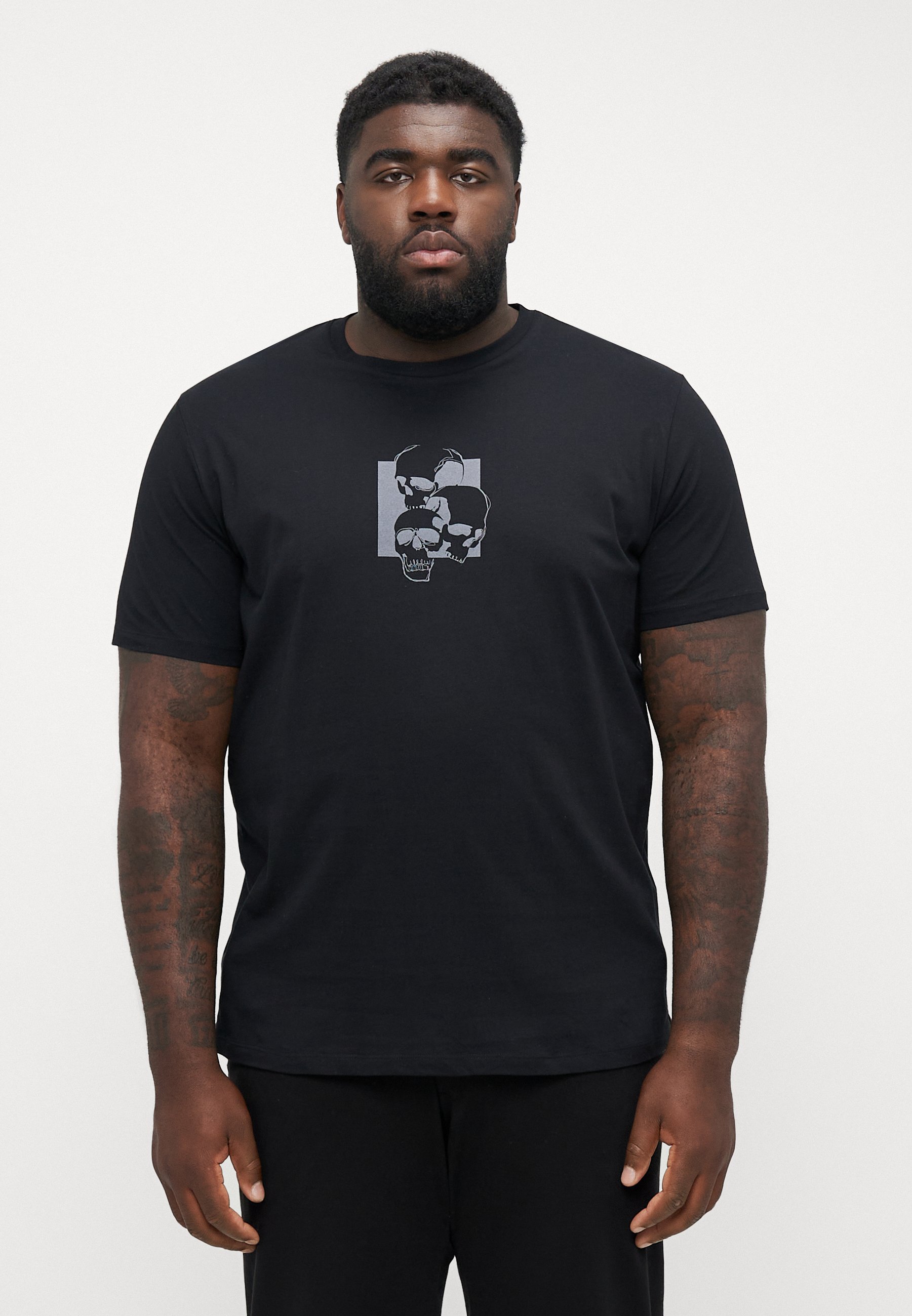 Jack & Jones JJSKULLY T-Shirt mit Rundhalsausschnitt, 3er-Pack – Bedrucktes T-Shirt – Ultimatives Grau/Schwarz/Weiß