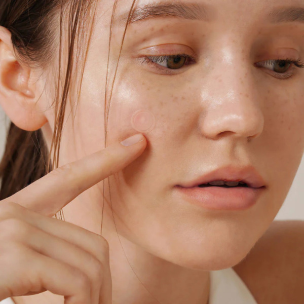 Isntree Onion Newpair Spot Patch Basic 2 størrelser 24 plaster