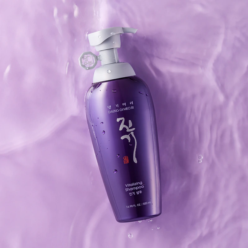 DAENG GI MEO RI Jin Gi Vitalizing Shampoo: een versterkende en revitaliserende shampoo voor droog en breekbaar haar.