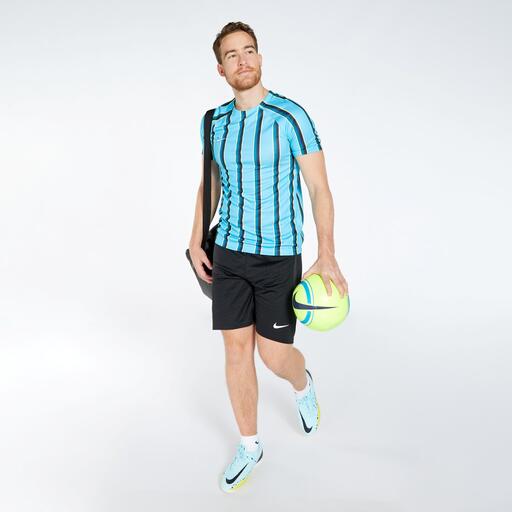  Nike Strike