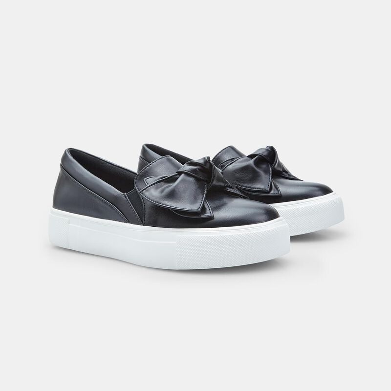 Bata damslip-ons med rosett