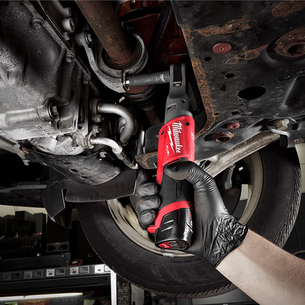 Chave de impacto com catraca MILWAUKEE FUEL™ 12V 3/8