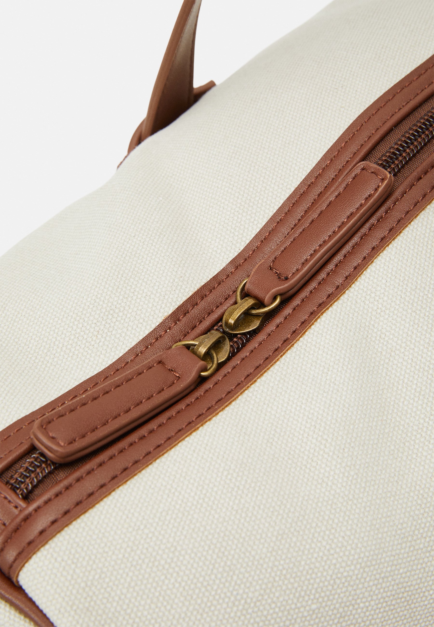 Pier One UNISEX - Wochenendtasche - cremeweiß