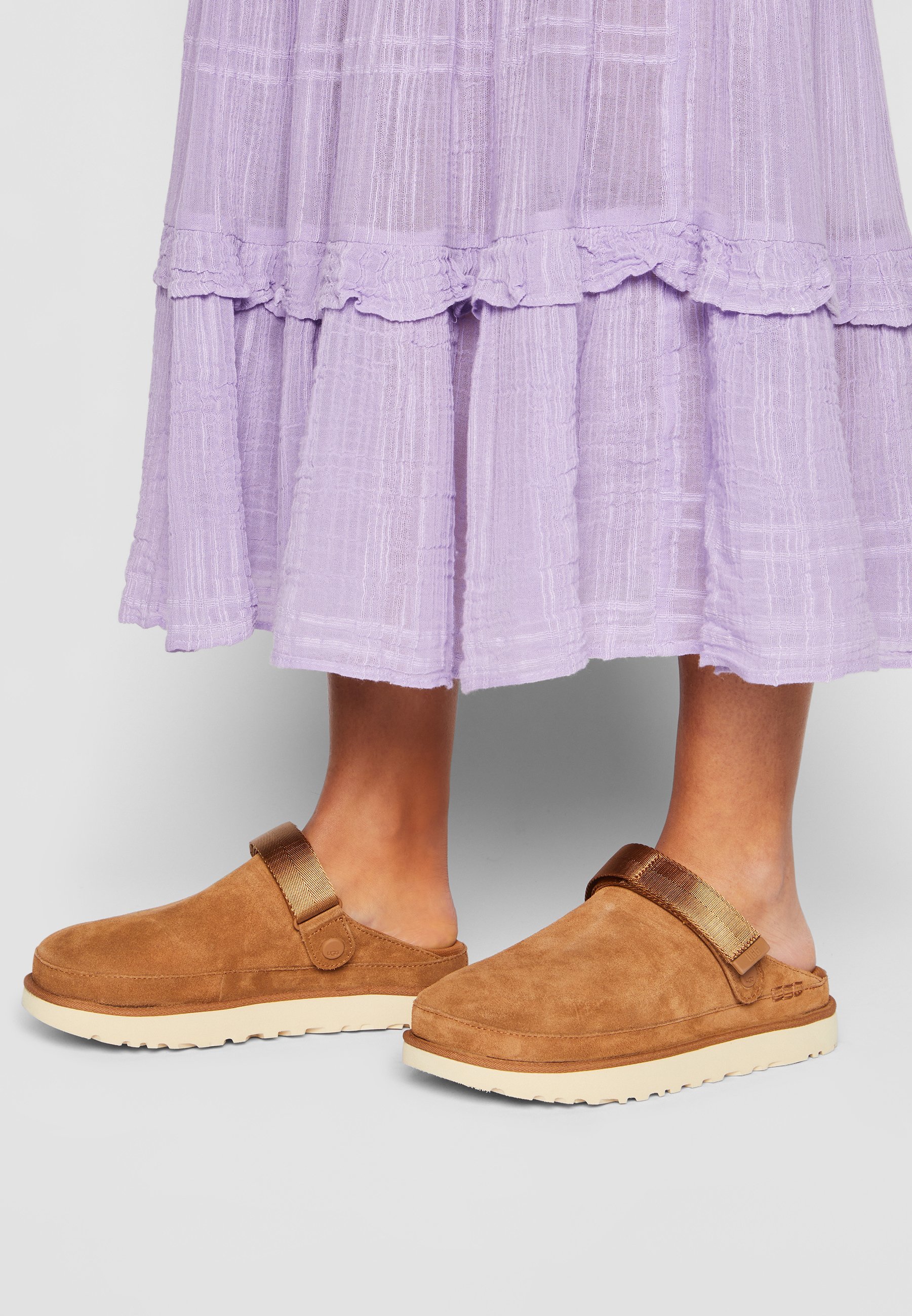 UGG GOLDENSTAR - Kapcie - kasztanowe
