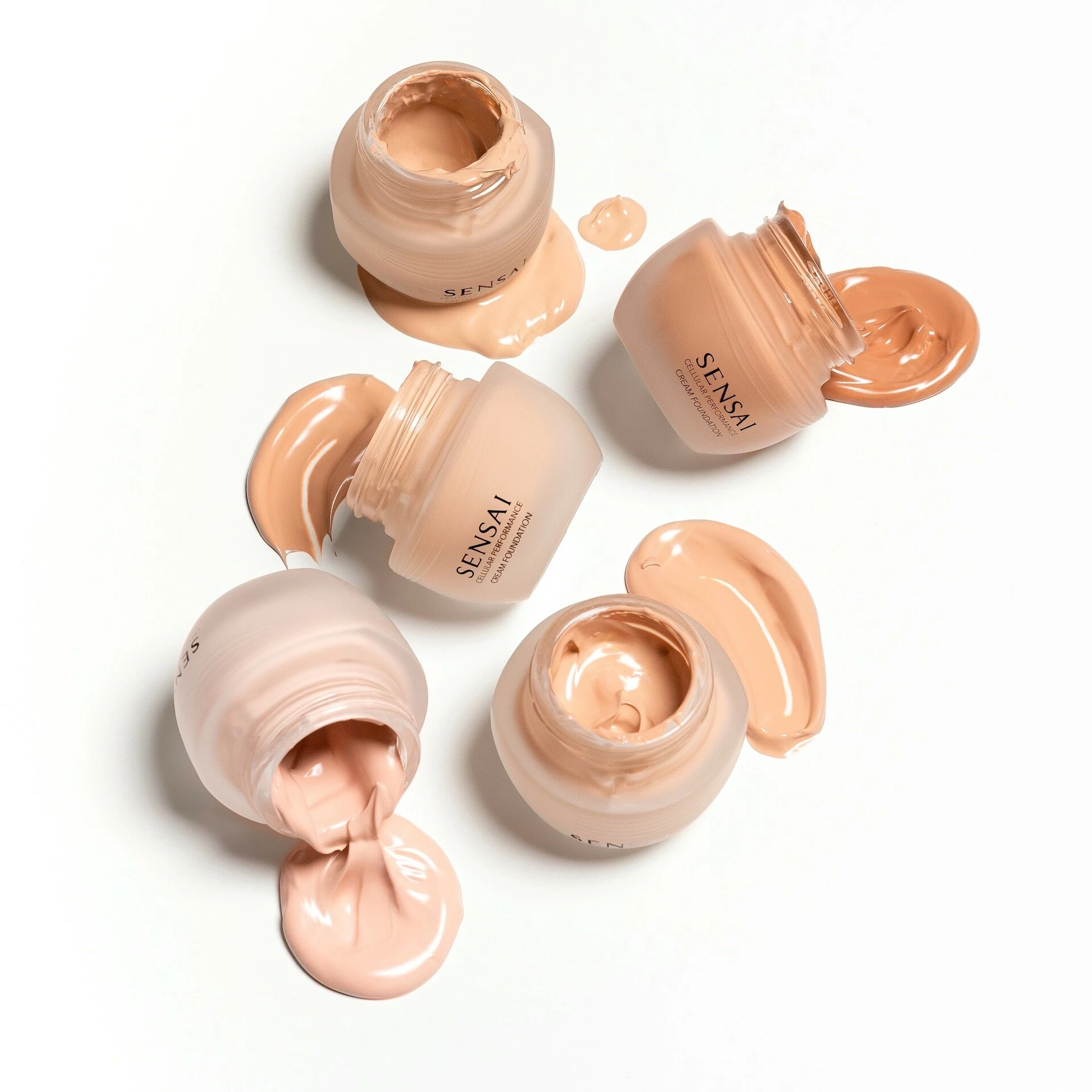 Cellular Performance kremasti puder CF22 Natural Beige - SENSAI